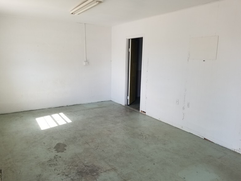2625 S 6th Ave, Saint Petersburg, FL à louer - Photo de l’immeuble – Image 3 sur 13
