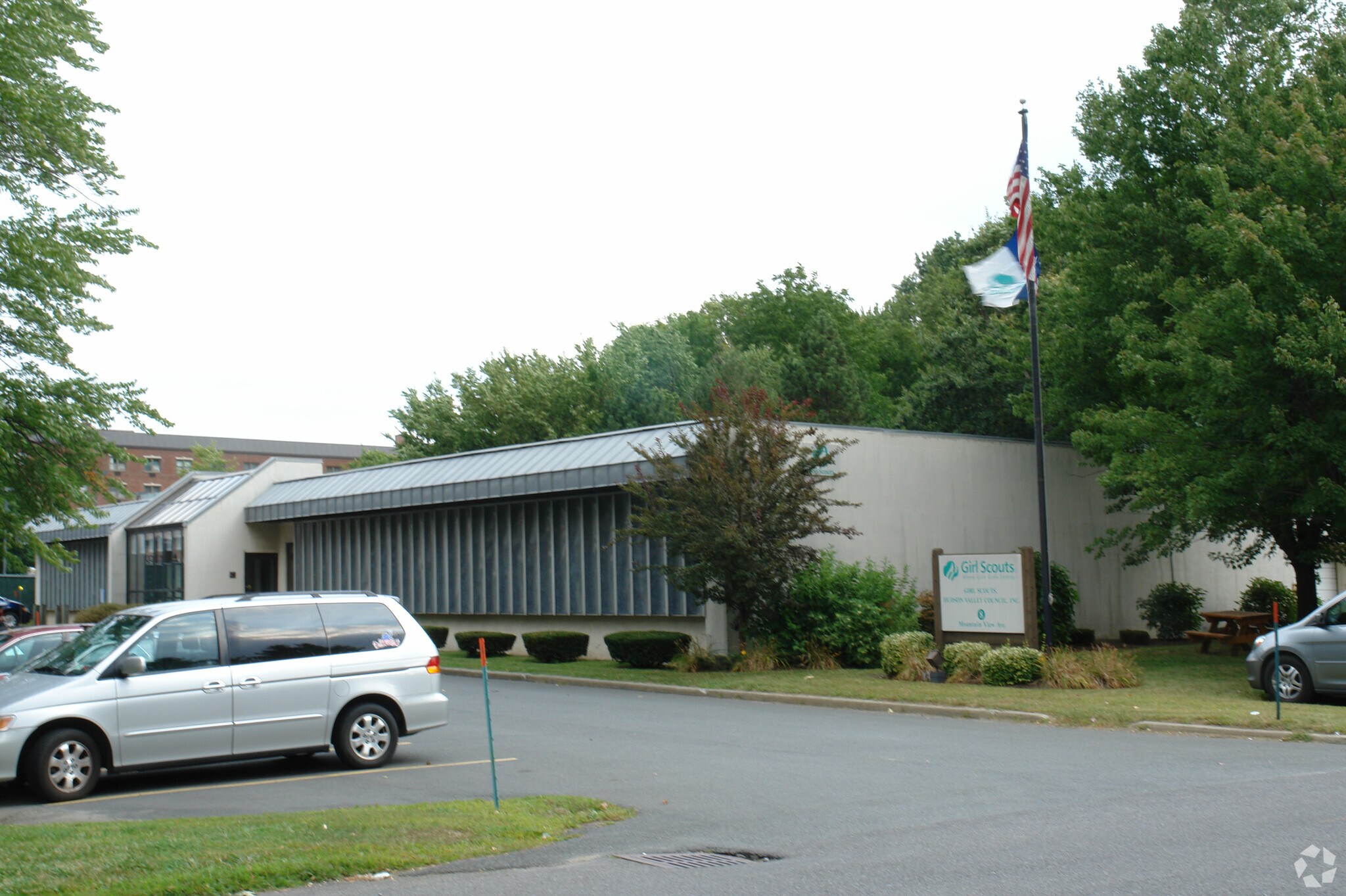 8 Mountain View Ave, Colonie, NY à vendre Photo principale– Image 1 sur 11