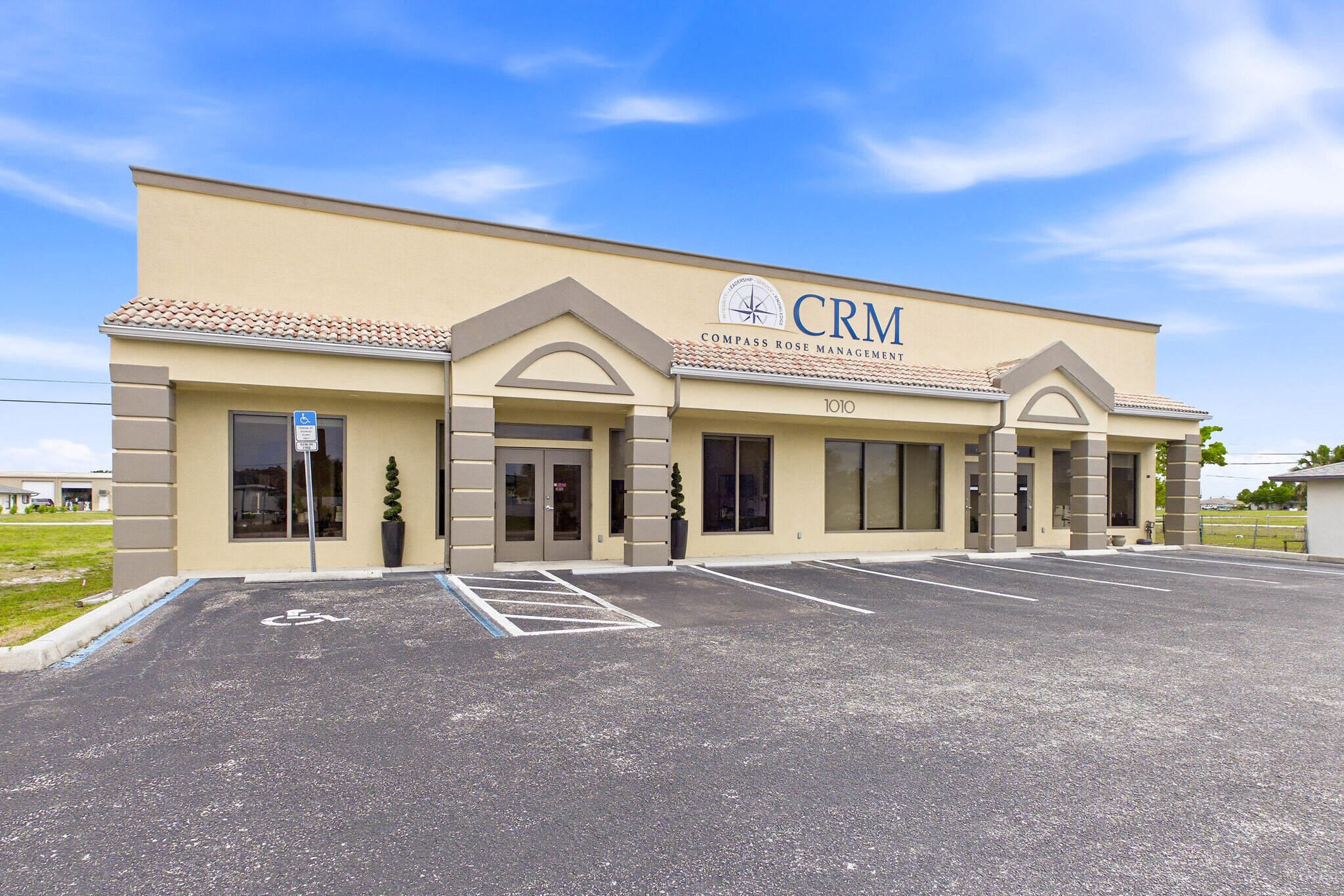 1010 NE 9th St, Cape Coral, FL à vendre Photo de l’immeuble– Image 1 sur 59