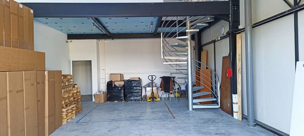 Local d’activités dans Séné à louer - Photo intérieure – Image 1 sur 3