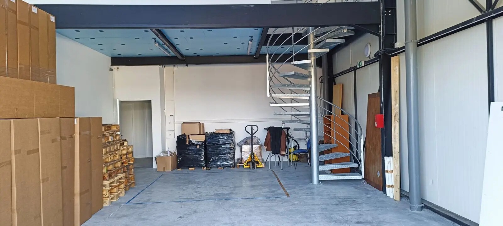 Local d’activités dans Séné à louer Photo intérieure– Image 1 sur 4