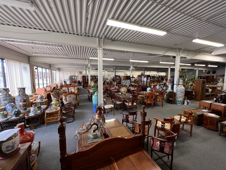 94-303 Farrington Hwy, Waipahu, HI à vendre - Photo intérieure – Image 3 sur 6