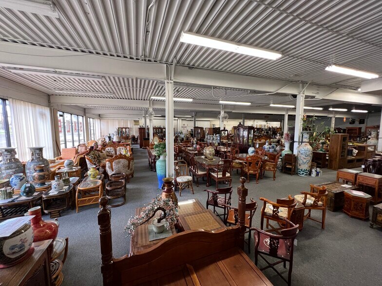 94-303 Farrington Hwy, Waipahu, HI à vendre - Photo intérieure – Image 3 sur 6