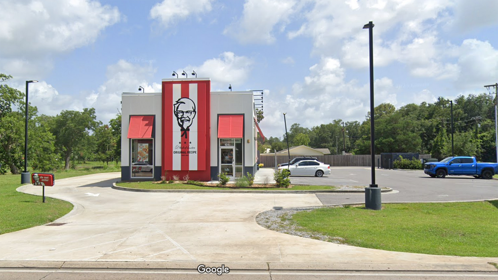 801 Veterans Memorial Dr, Abbeville, LA à louer - Photo de l’immeuble – Image 1 sur 1