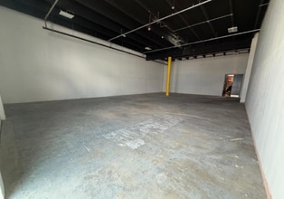 2300-2340 W 8th Ave, Hialeah, FL à louer Photo de l’immeuble– Image 2 sur 6