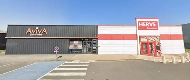 Plus de détails pour 26 Rue Des Vignes, Saint-Germain-du-Puy - Local commercial à louer