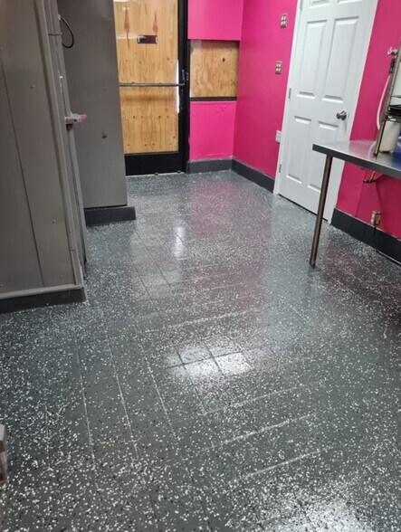2423 Commercial Ave, San Antonio, TX à louer - Photo de l’immeuble – Image 3 sur 13