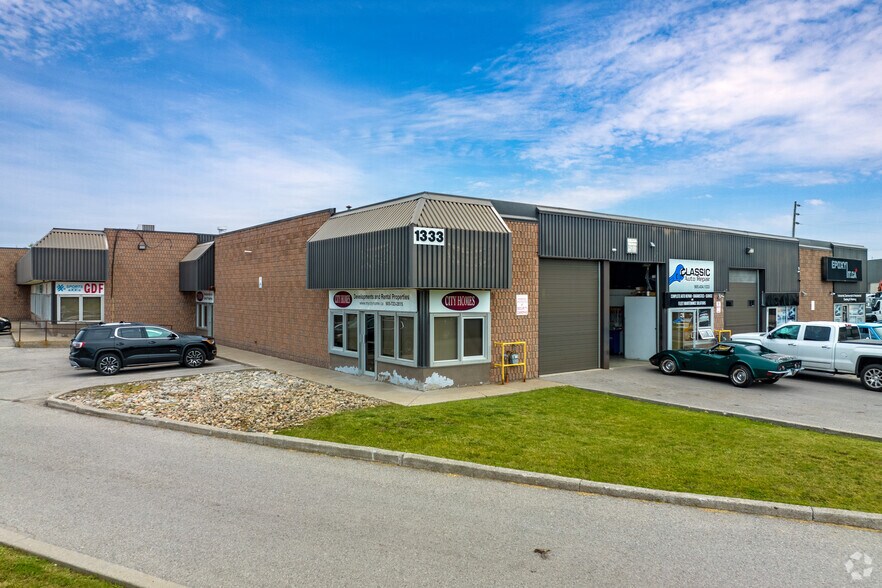 1333 Boundary Rd, Oshawa, ON à louer - Photo principale – Image 1 sur 2