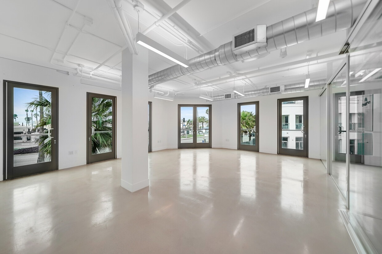 2210-2280 Newport Blvd, Newport Beach, CA à louer Photo intérieure– Image 1 sur 8