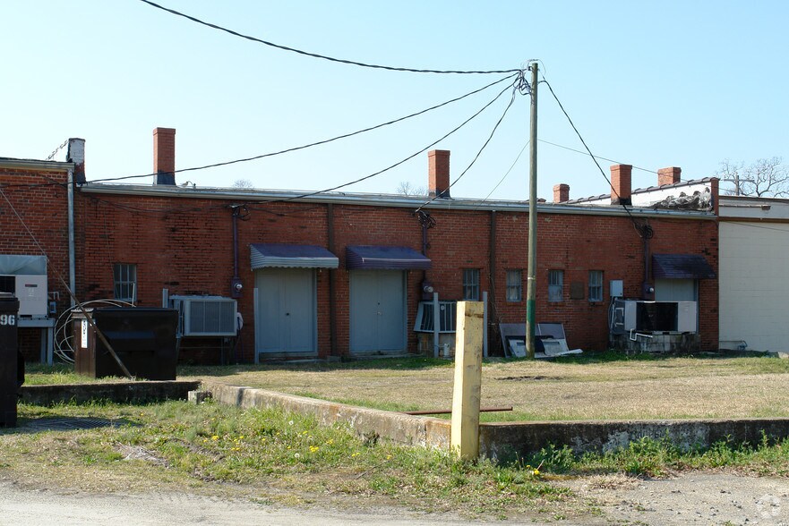 223 W Walnut St, Goldsboro, NC à louer - Photo de l’immeuble – Image 2 sur 3