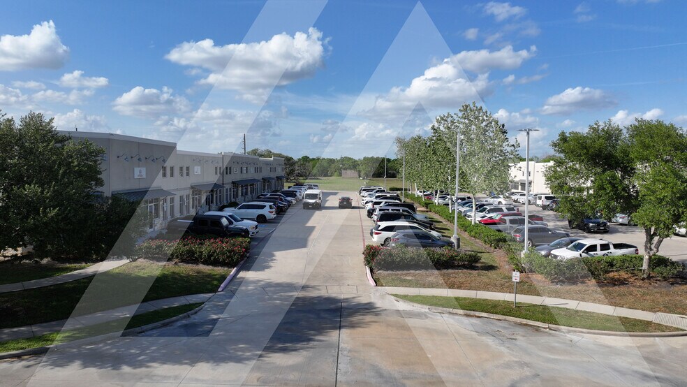 1811 First Oaks St, Richmond, TX à louer - Photo de l’immeuble – Image 2 sur 16