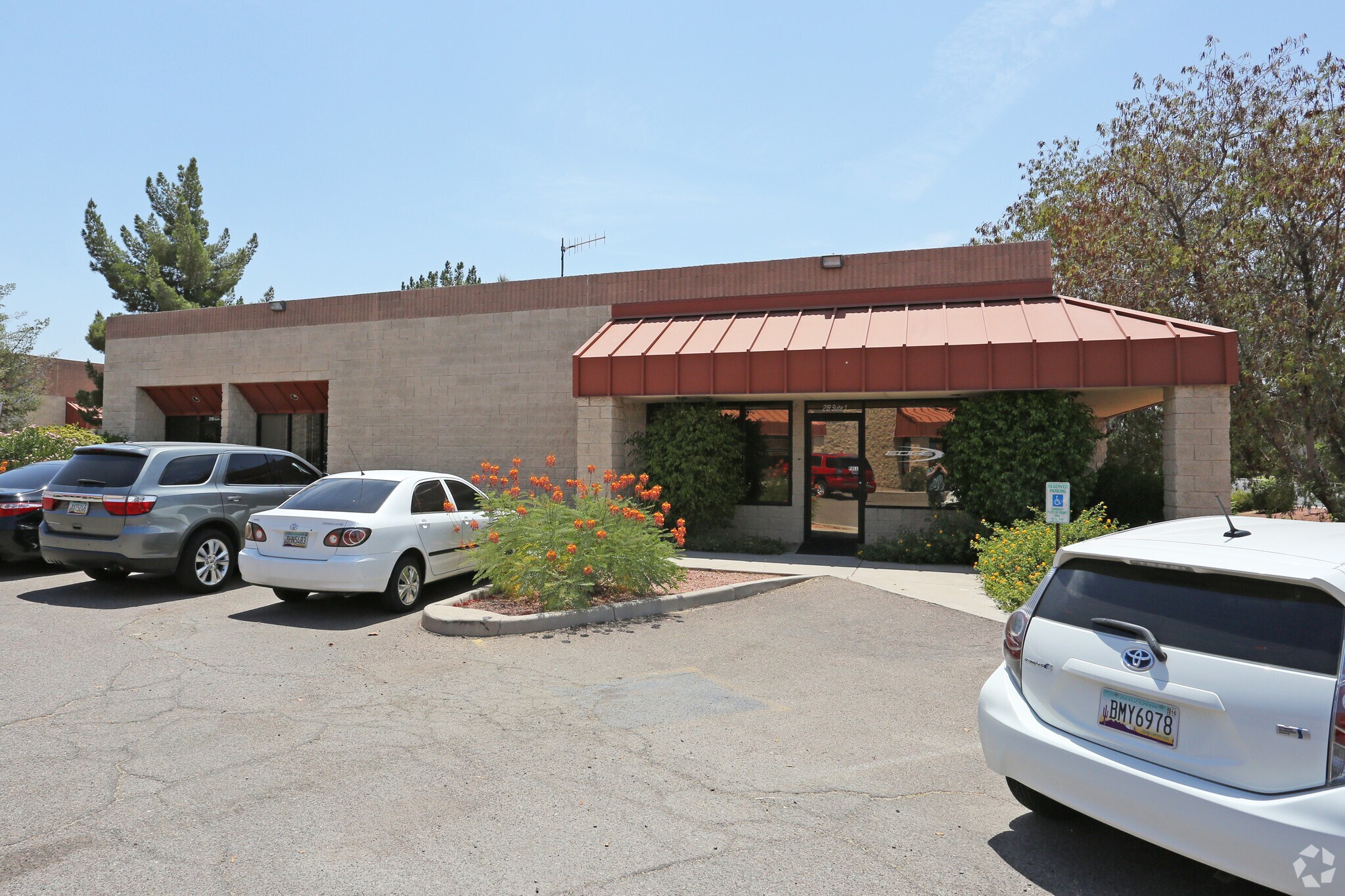 218 W Hampton Ave, Mesa, AZ à louer Photo de l’immeuble– Image 1 sur 3