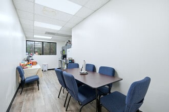 910 N Amelia Ave, San Dimas, CA à louer Photo intérieure– Image 2 sur 51