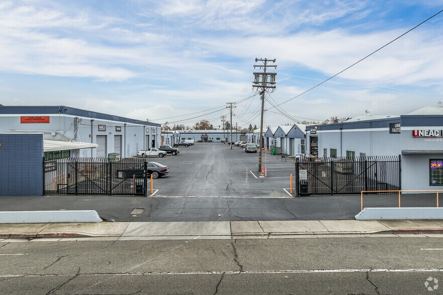 7500 14th Ave, Sacramento, CA à louer - Photo de l’immeuble – Image 3 sur 8