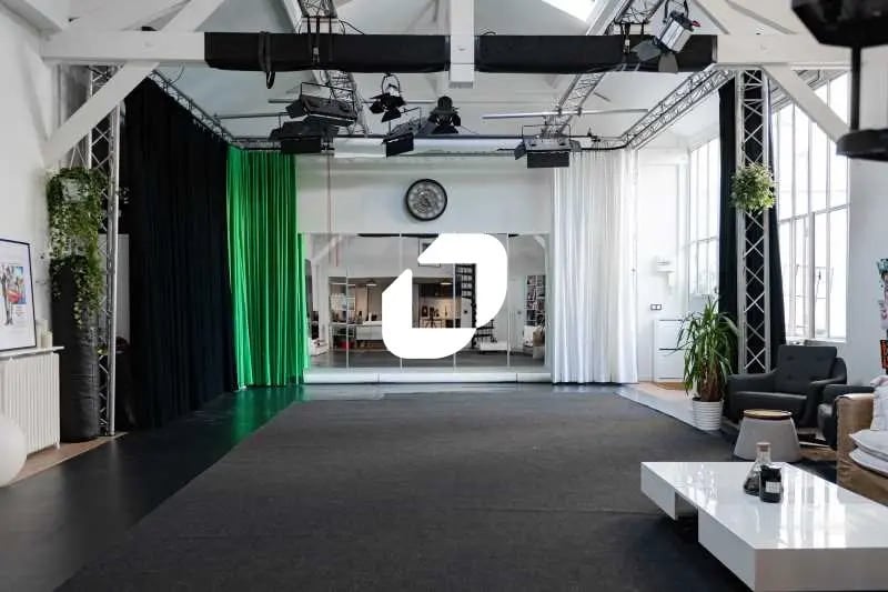 Local d’activités dans Ivry-sur-Seine à louer Photo de l’immeuble– Image 1 sur 9