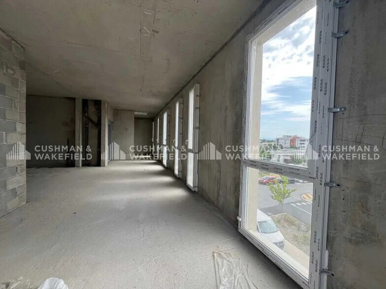 Bureau dans Manosque à vendre - Photo de l’immeuble – Image 2 sur 9