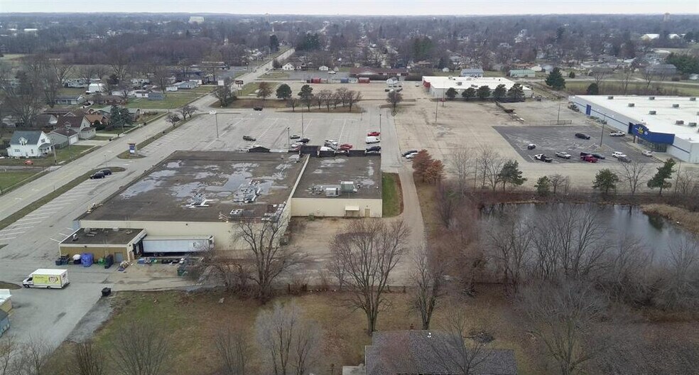 1741 E Chestnut St, Canton, IL à louer - Photo de l’immeuble – Image 3 sur 8