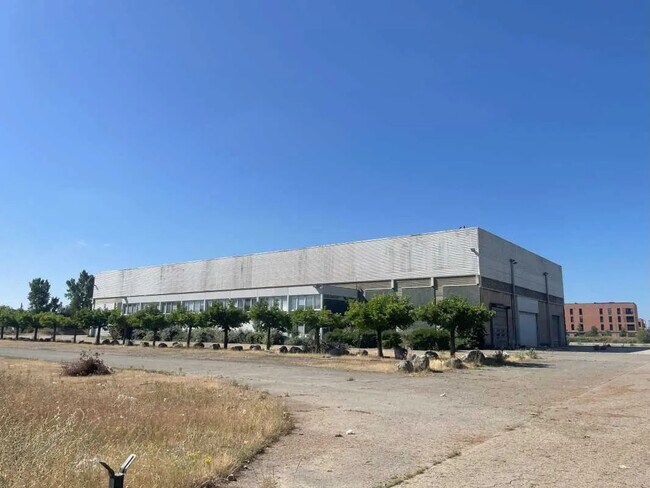 Plus de détails pour Bureau, Industriel/Logistique à louer