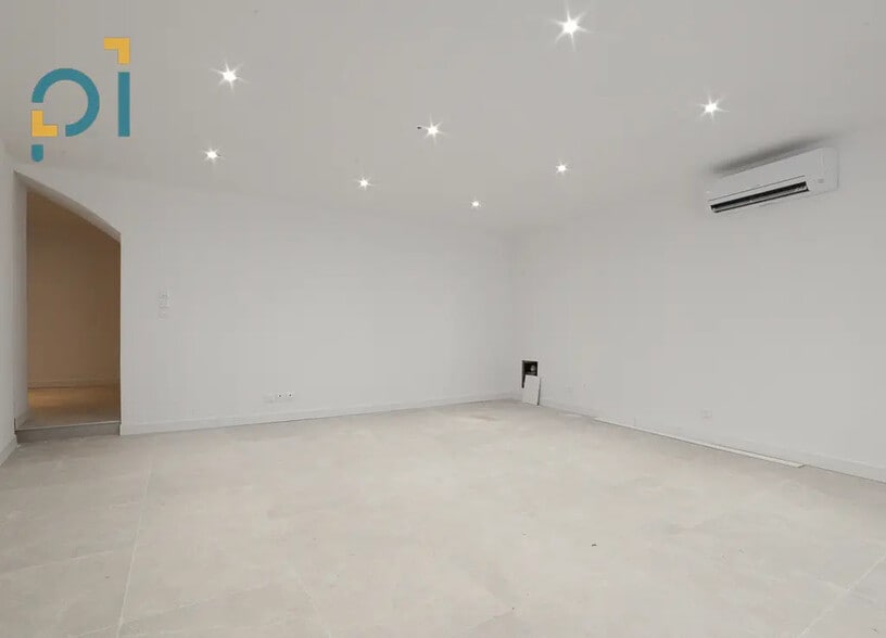 Local commercial dans Lambesc à vendre - Photo de l’immeuble – Image 2 sur 5