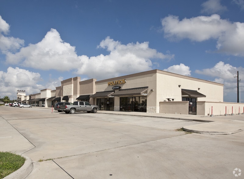 7426 S Staples St, Corpus Christi, TX à louer - Photo principale – Image 2 sur 2