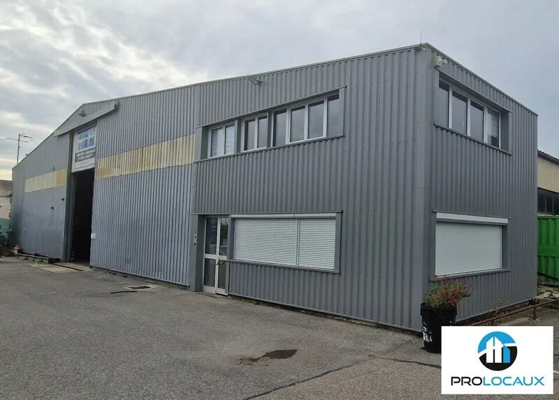 Industriel/Logistique dans Ville-la-Grand à vendre Photo de l’immeuble– Image 1 sur 4