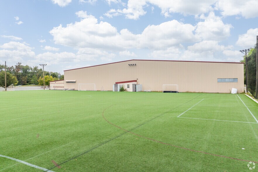 1400 Industrial Hwy, Pottstown, PA à vendre - Photo de l’immeuble – Image 2 sur 6