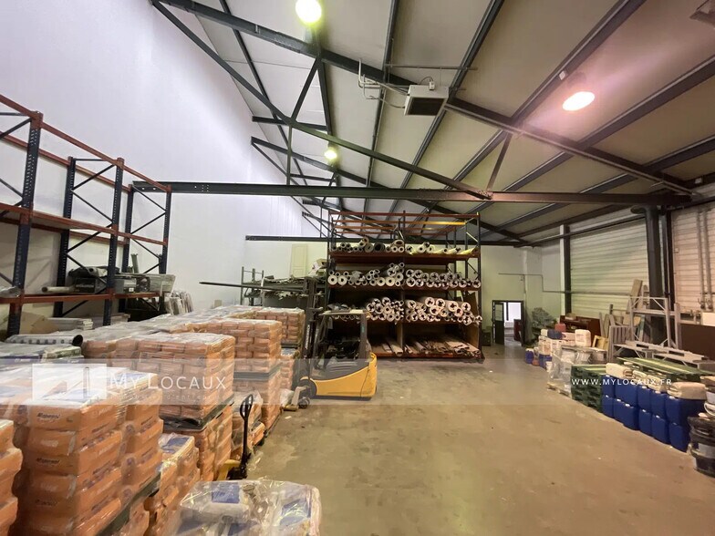 Local d’activités dans Saint-Denis à louer - Photo intérieure – Image 3 sur 13