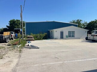 Plus de détails pour 5908 Jones Ave, Mount Dora, FL - Industriel/Logistique à louer