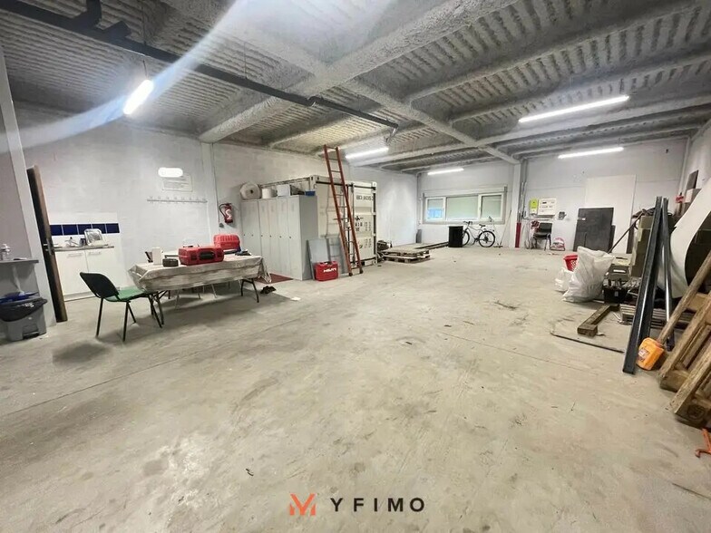 Local d’activités dans Aubergenville à louer - Photo intérieure – Image 2 sur 6