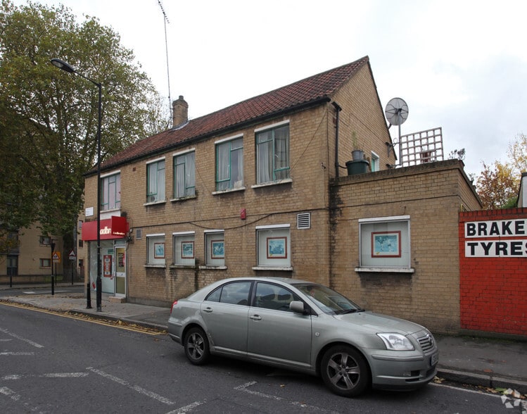 93 Rendlesham Rd, Londres à louer - Photo de l’immeuble – Image 2 sur 2