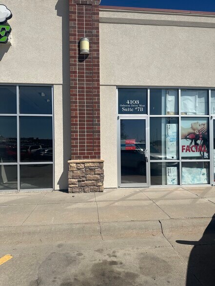 4103 Osborne Dr W, Hastings, NE à louer - Photo de l’immeuble – Image 2 sur 4