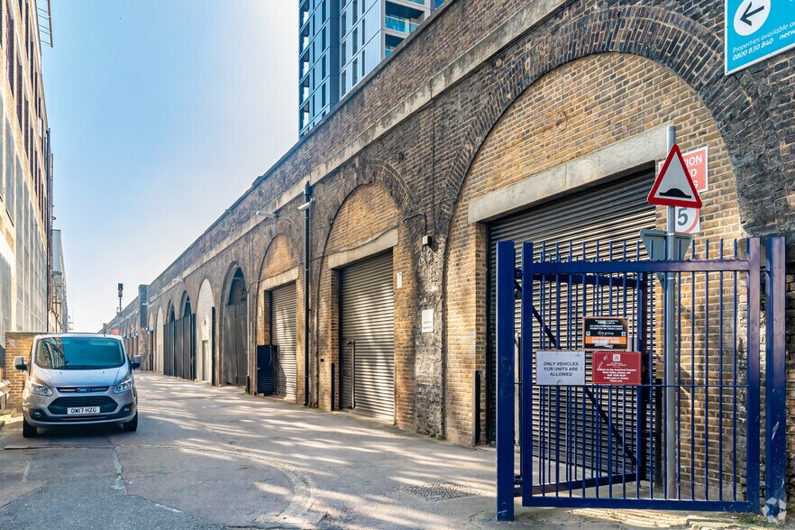 Parkside Business Estate, Londres à louer - Photo principale – Image 1 sur 5
