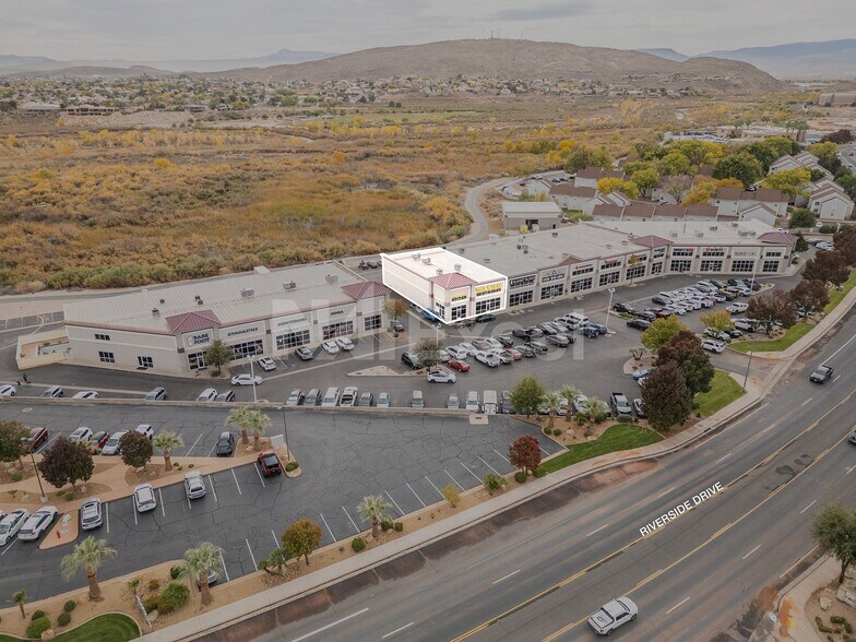 476 E Riverside Dr, Saint George, UT à louer - Photo de l’immeuble – Image 3 sur 8