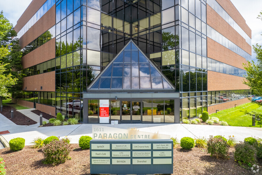 1611 Pond Rd, Allentown, PA à louer - Photo de l’immeuble – Image 2 sur 15