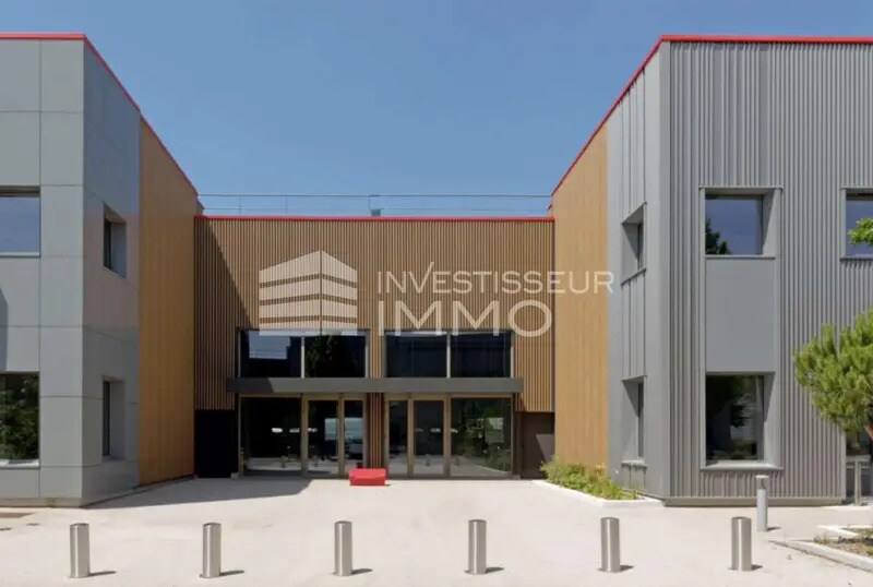 Local d’activités dans Le Blanc-Mesnil à louer - Photo de l’immeuble – Image 3 sur 5