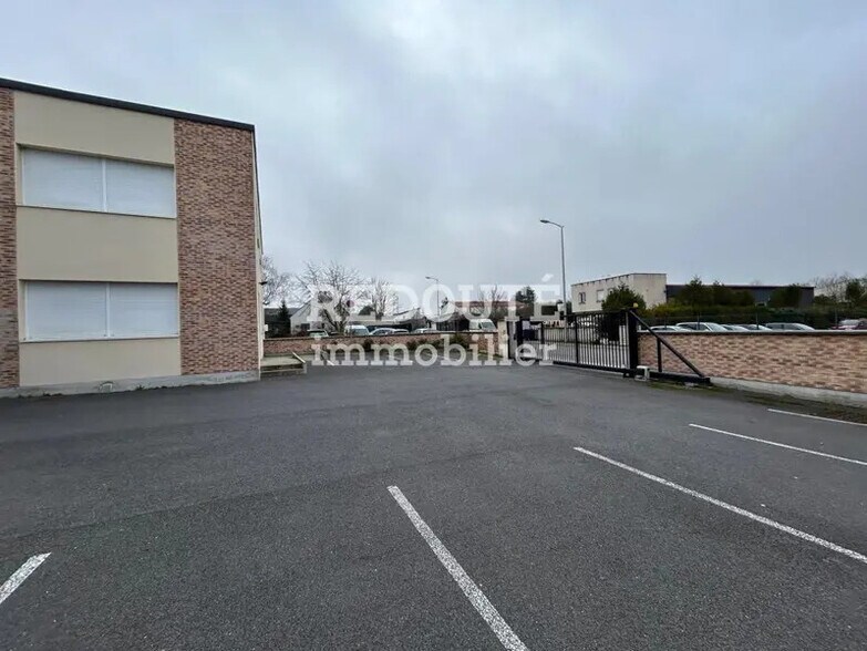 Industriel/Logistique dans Bezannes à louer - Photo de l’immeuble – Image 3 sur 7