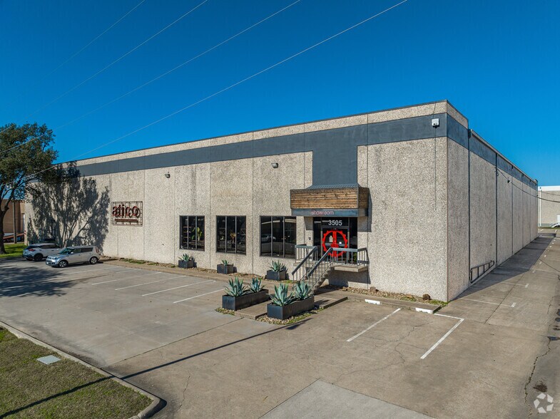 3505 Garden Brook Dr, Farmers Branch, TX à louer - Photo principale – Image 1 sur 14