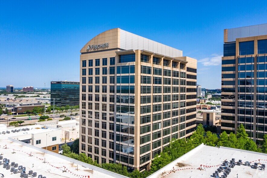 13727 Noel Rd, Dallas, TX à louer - Photo de l’immeuble – Image 1 sur 6