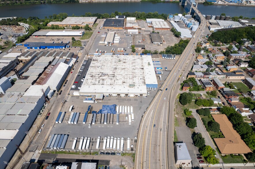 400 Graham St, McKees Rocks, PA à louer - Photo de l’immeuble – Image 3 sur 10