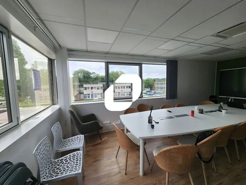 Bureau dans Bièvres à louer - Photo intérieure – Image 3 sur 5