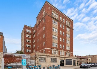 Plus de détails pour 3008 E Cheltenham Pl, Chicago, IL - Logement à vendre