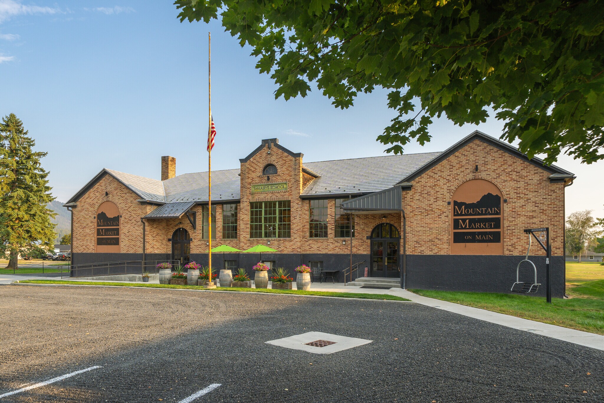 508 E Main Ave, Chewelah, WA à vendre Photo principale– Image 1 sur 66