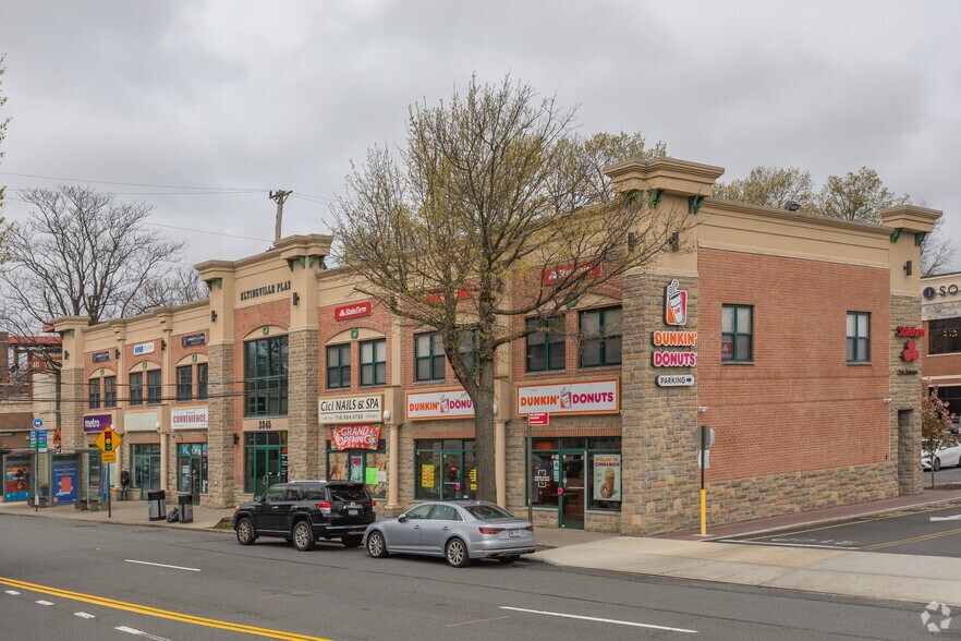 3845 Richmond Ave, Staten Island, NY à louer - Photo de l’immeuble – Image 2 sur 37