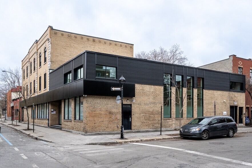 3955 Rue Saint-Jacques, Montréal, QC à louer - Photo de l’immeuble – Image 2 sur 5
