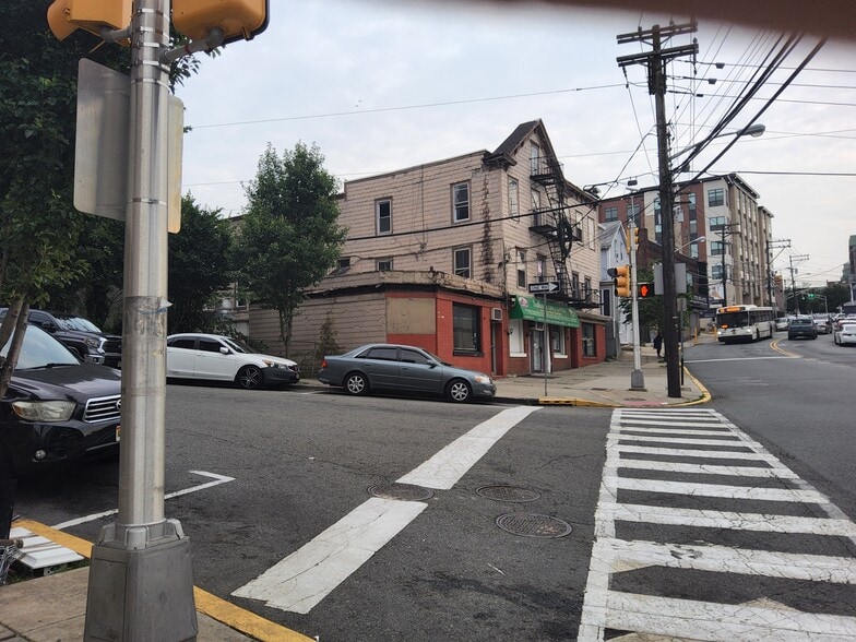 3810-3814 32nd St, Union City, NJ à vendre - Photo de l’immeuble – Image 2 sur 3