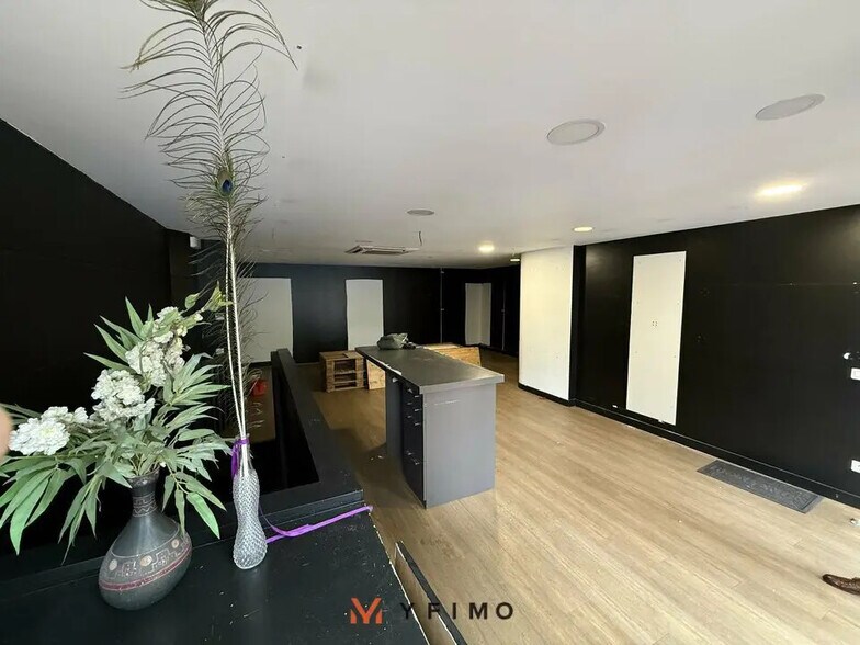 Local commercial dans Maisons-Laffitte à louer - Photo de l’immeuble – Image 2 sur 8