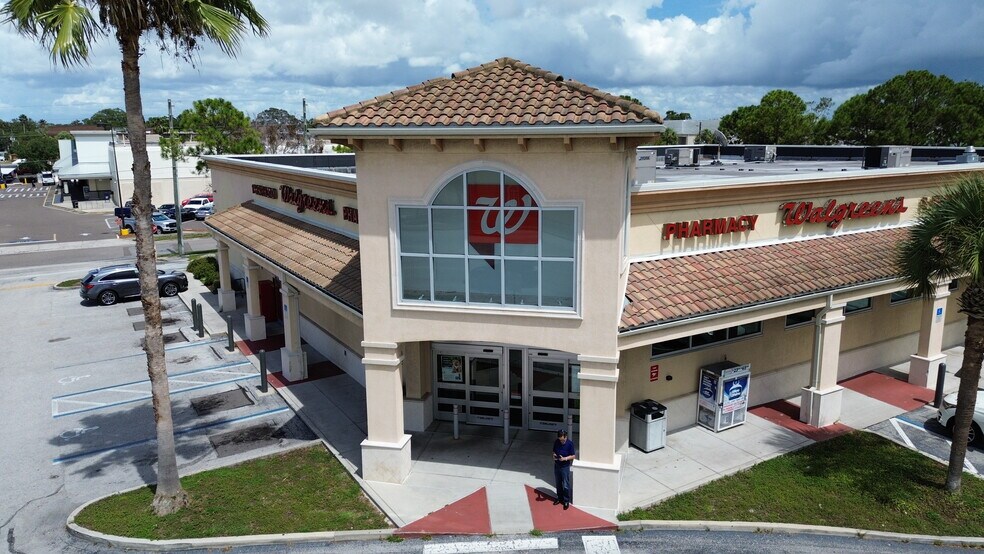 103 Indian Rocks Rd S, Belleair Bluffs, FL à vendre - Photo de l’immeuble – Image 2 sur 3