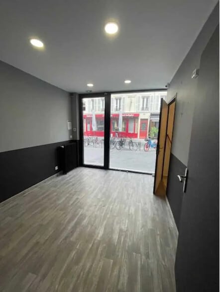 Local commercial dans Paris à vendre - Photo intérieure – Image 2 sur 10