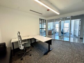 660 Pennsylvania Ave SE, Washington, DC à louer Photo intérieure– Image 1 sur 16