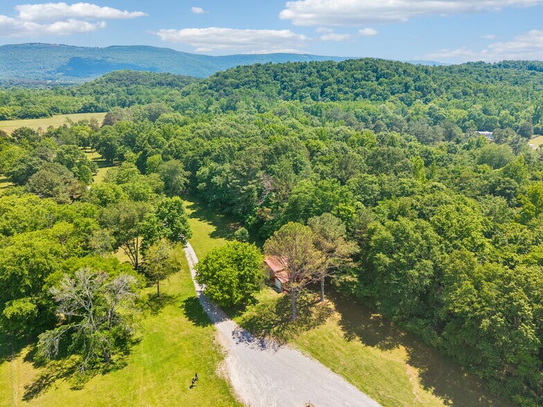 49 Cutting Edge Ln, Dunlap, TN à vendre - Photo de l’immeuble – Image 1 sur 56